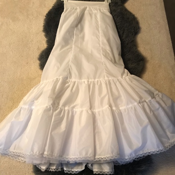 Oleg Cassini Wedding Dress - Picture 7 of 8